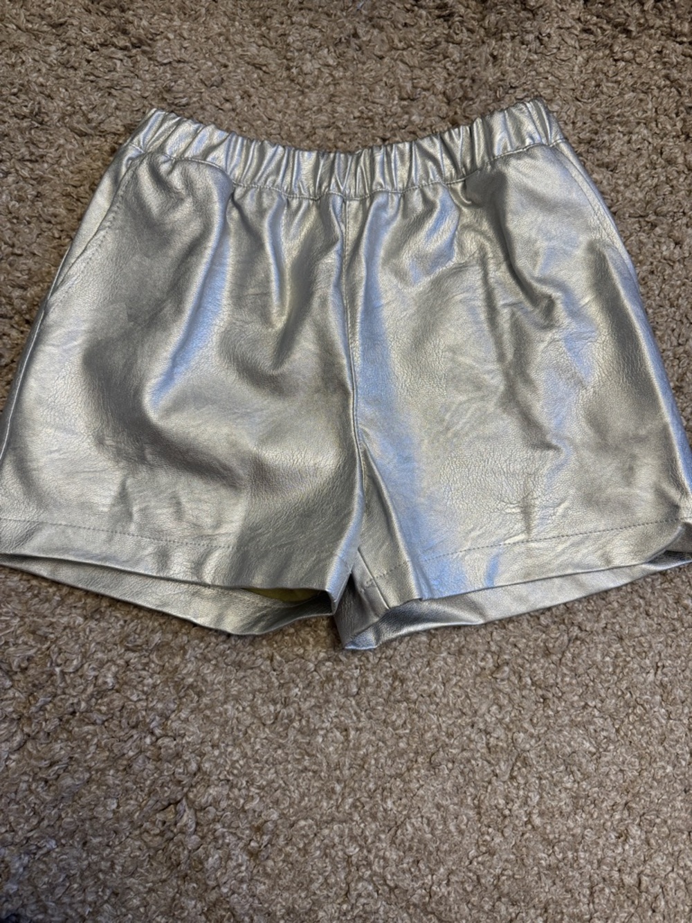 VIE TA VIE Metallic silver shorts